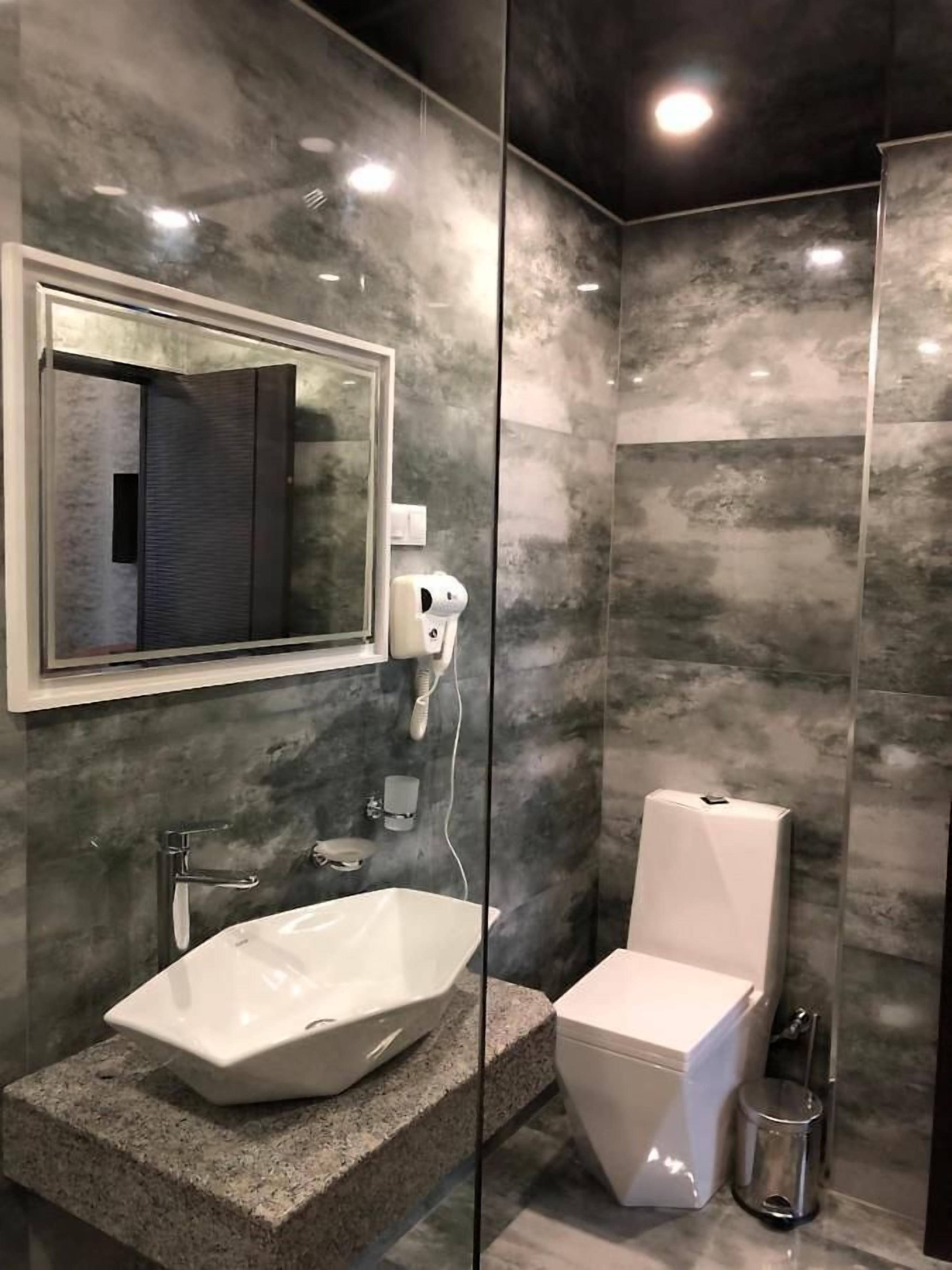 V Hotel & Tours