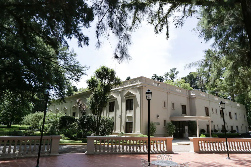 Howard Johnson by Wyndham Escobar Hotel