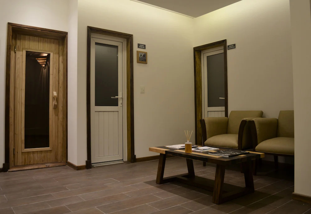 Howard Johnson by Wyndham Escobar Hotel