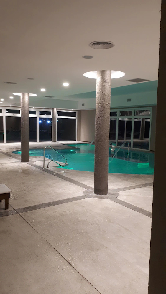 Howard Johnson by Wyndham Escobar Hotel