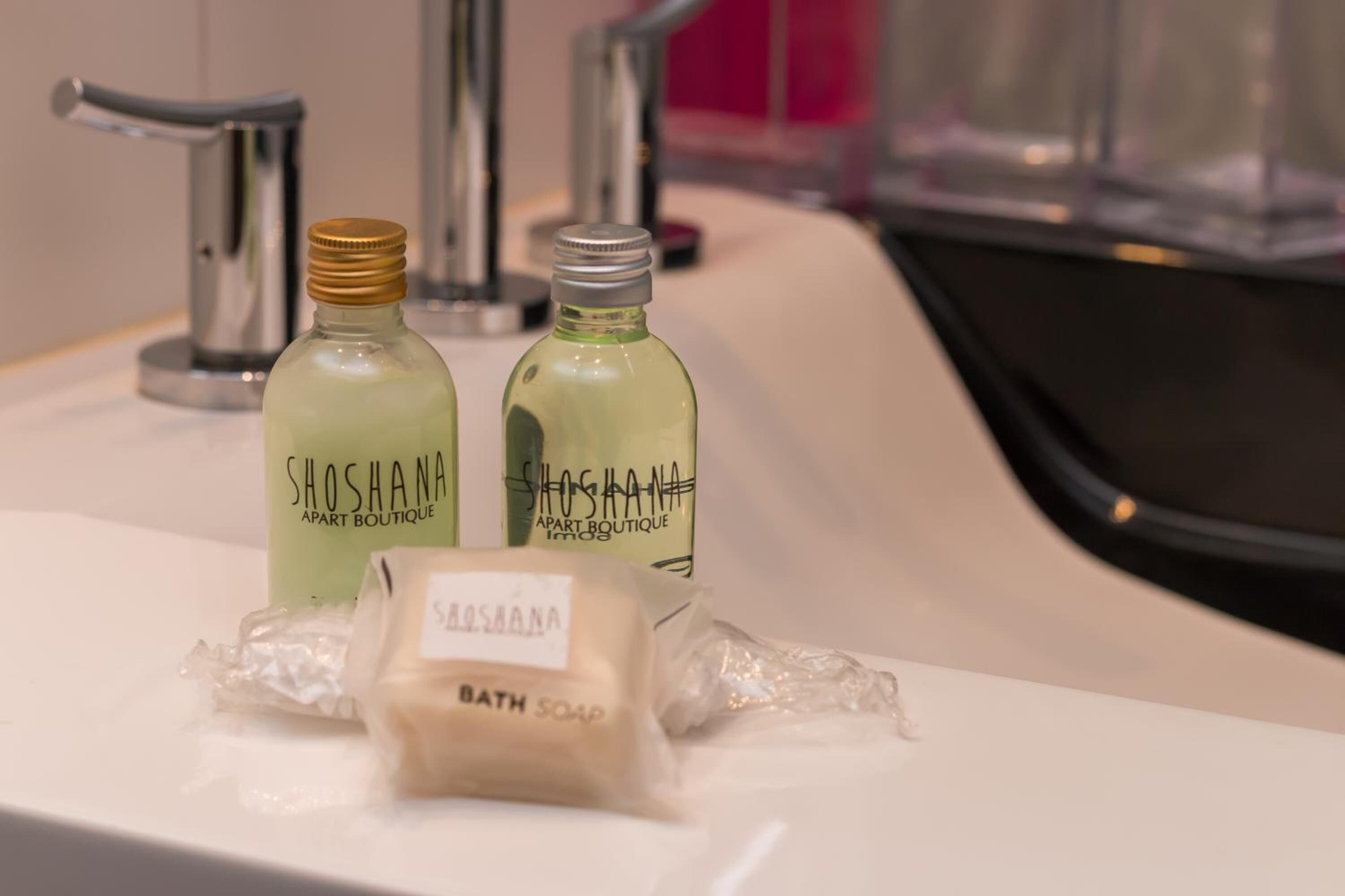 Shoshana Apart Boutique