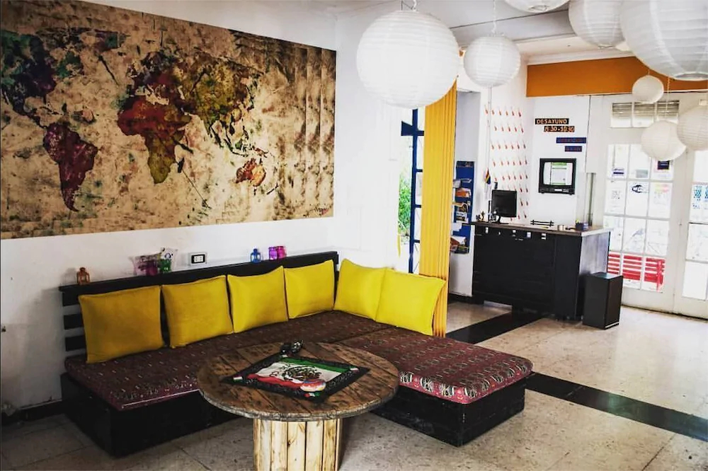 Ananta Hostel & Bar