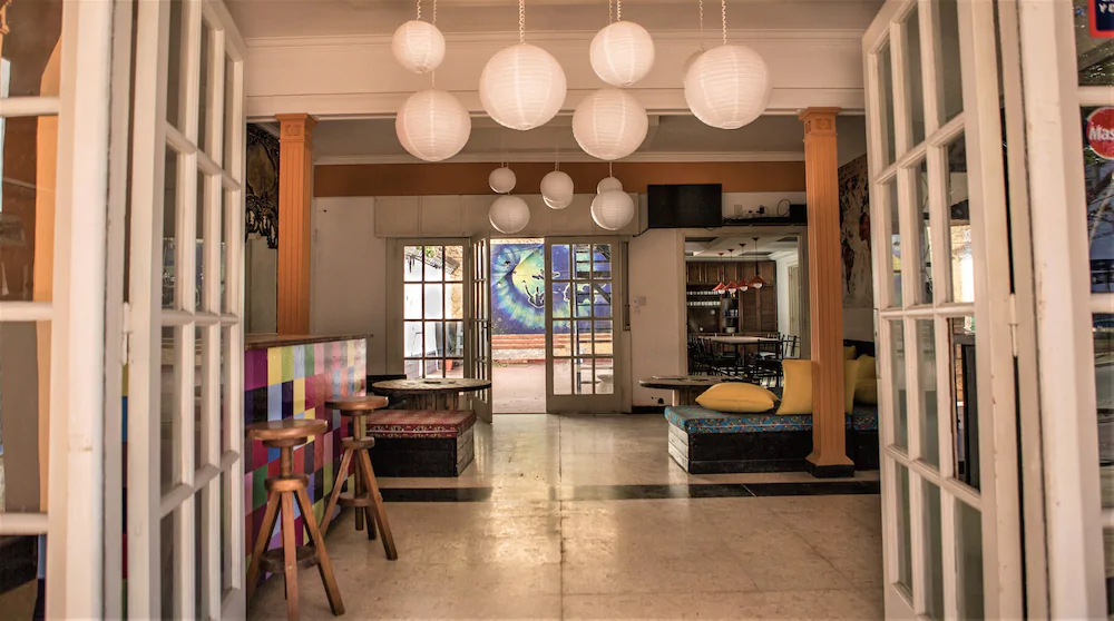 Ananta Hostel & Bar