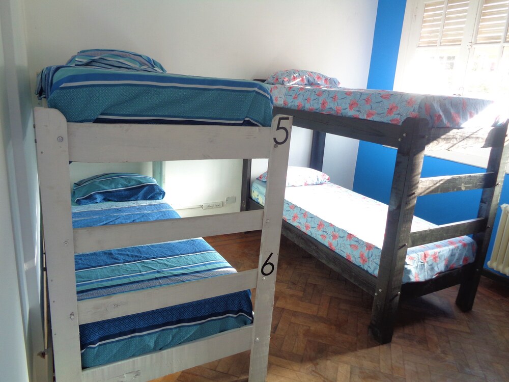 Ananta Hostel & Bar