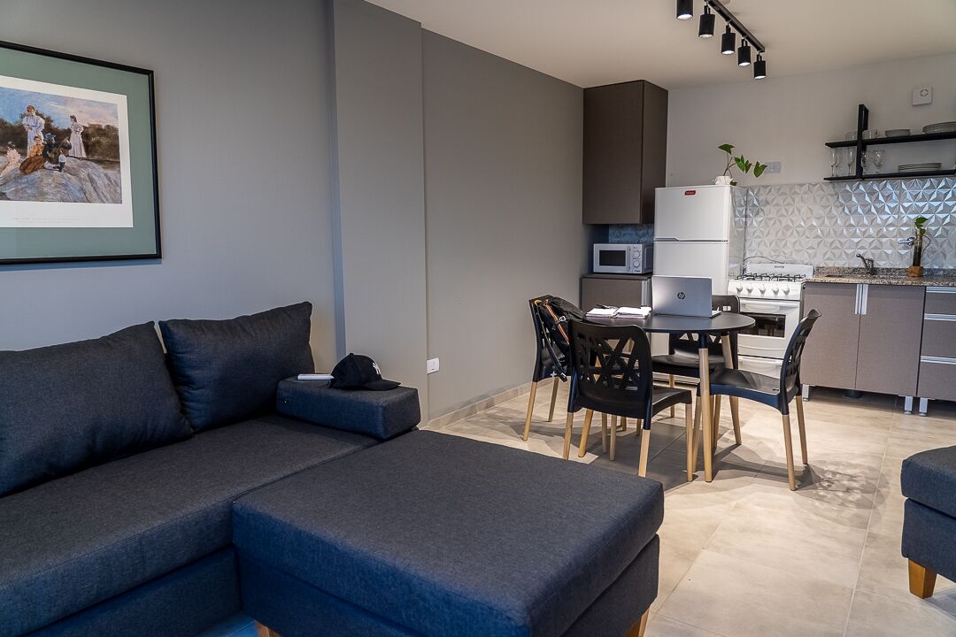 Midhouse Smart Flat