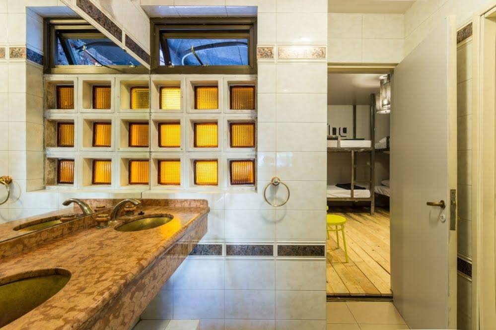Onas Hostel & Suites
