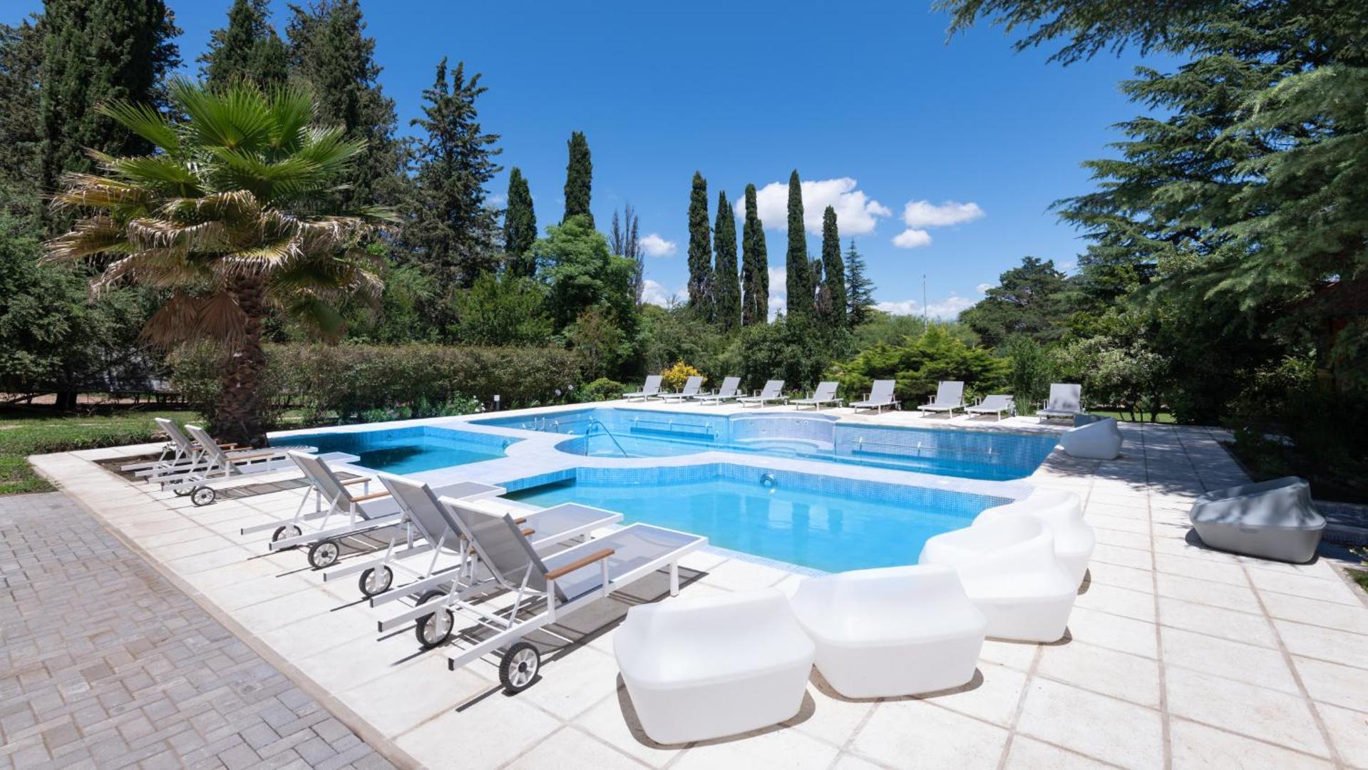Calina Hotel