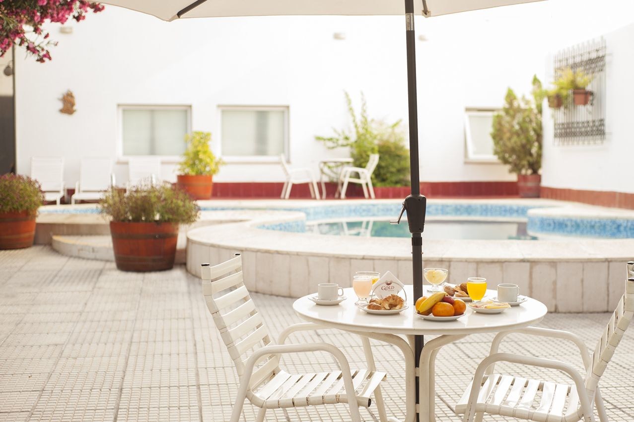 Hotel Carolla Gold