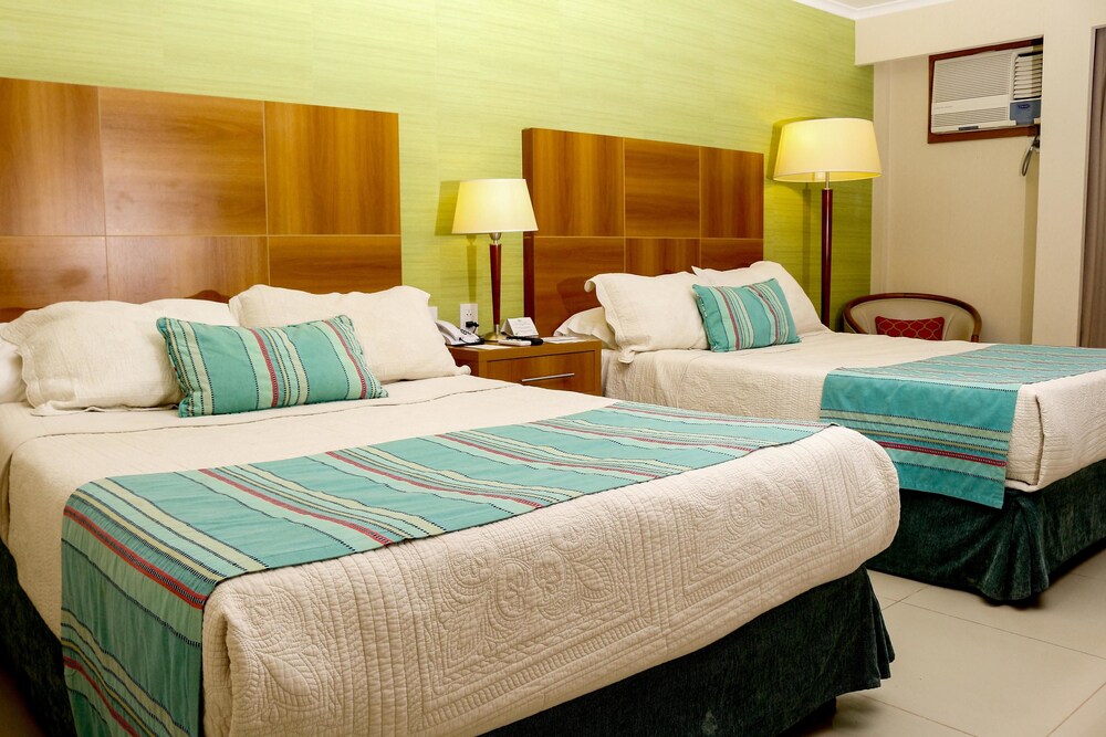 Condado Hotel Casino Paso de la Patria