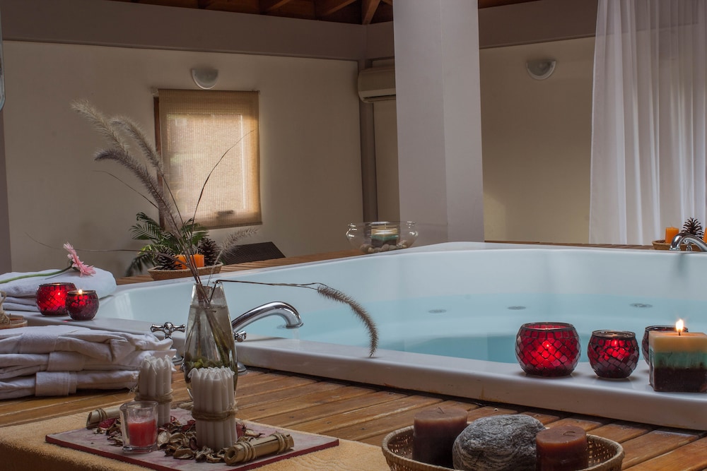 Maitei Hotel Resort & Spa