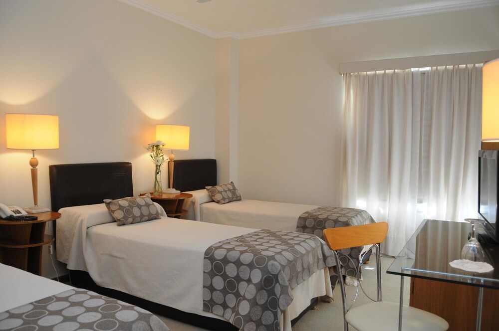 Parra Hotel & Suites