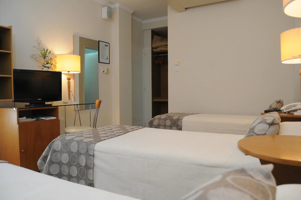 Parra Hotel & Suites