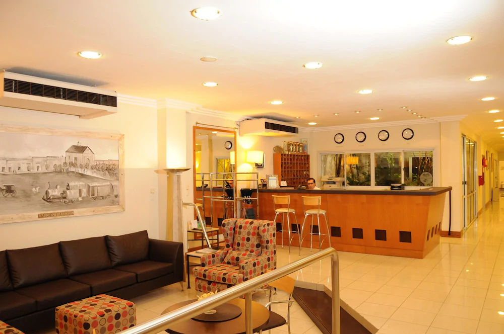 Parra Hotel & Suites