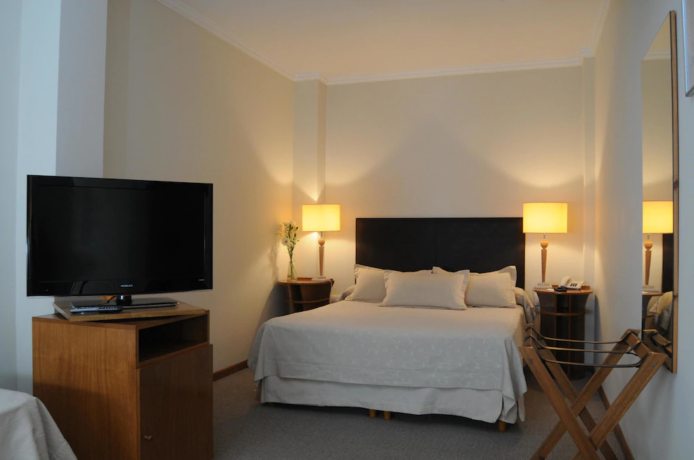 Parra Hotel & Suites