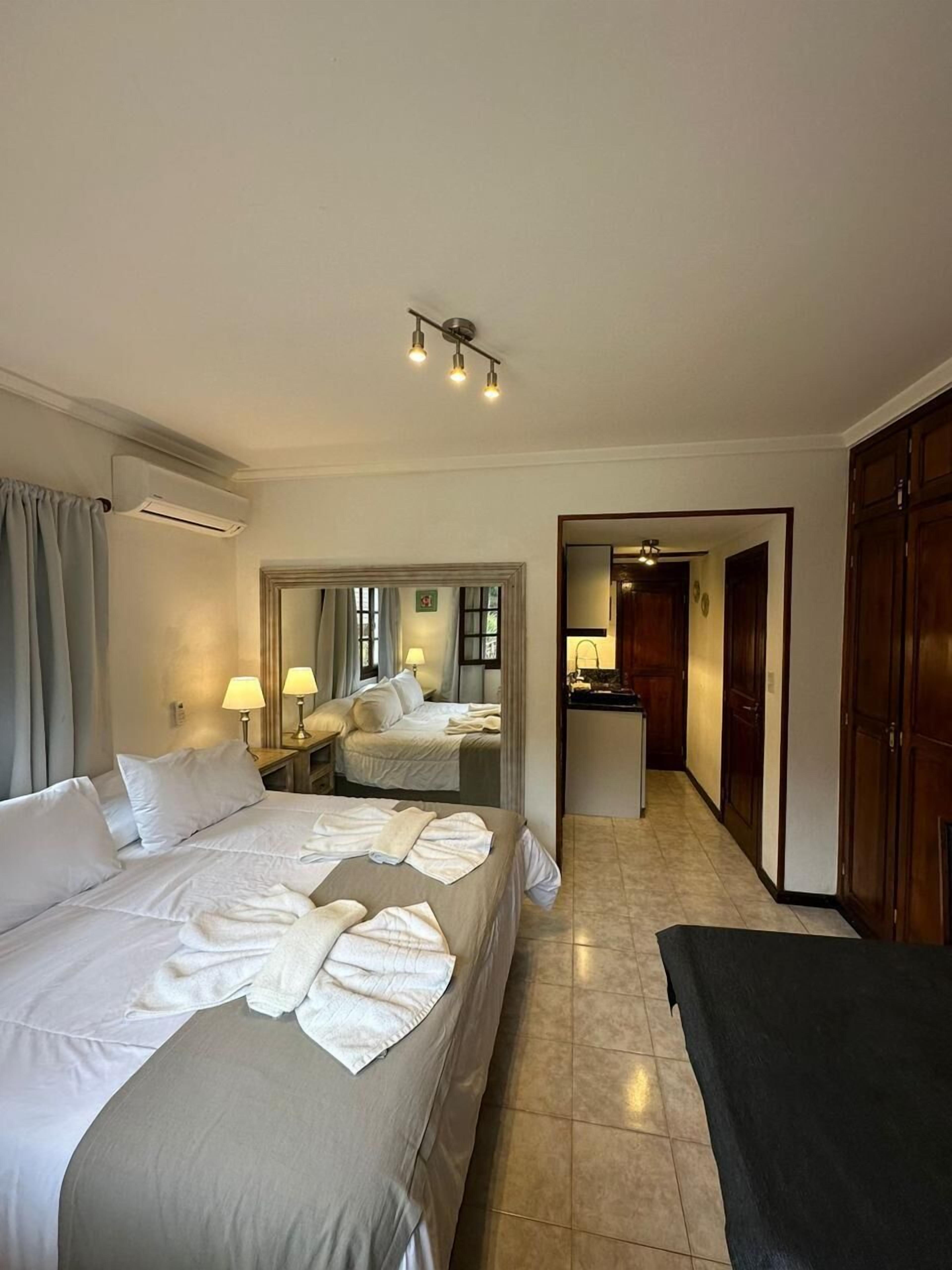 Apart E Hosteria La Fontaine-San Martin