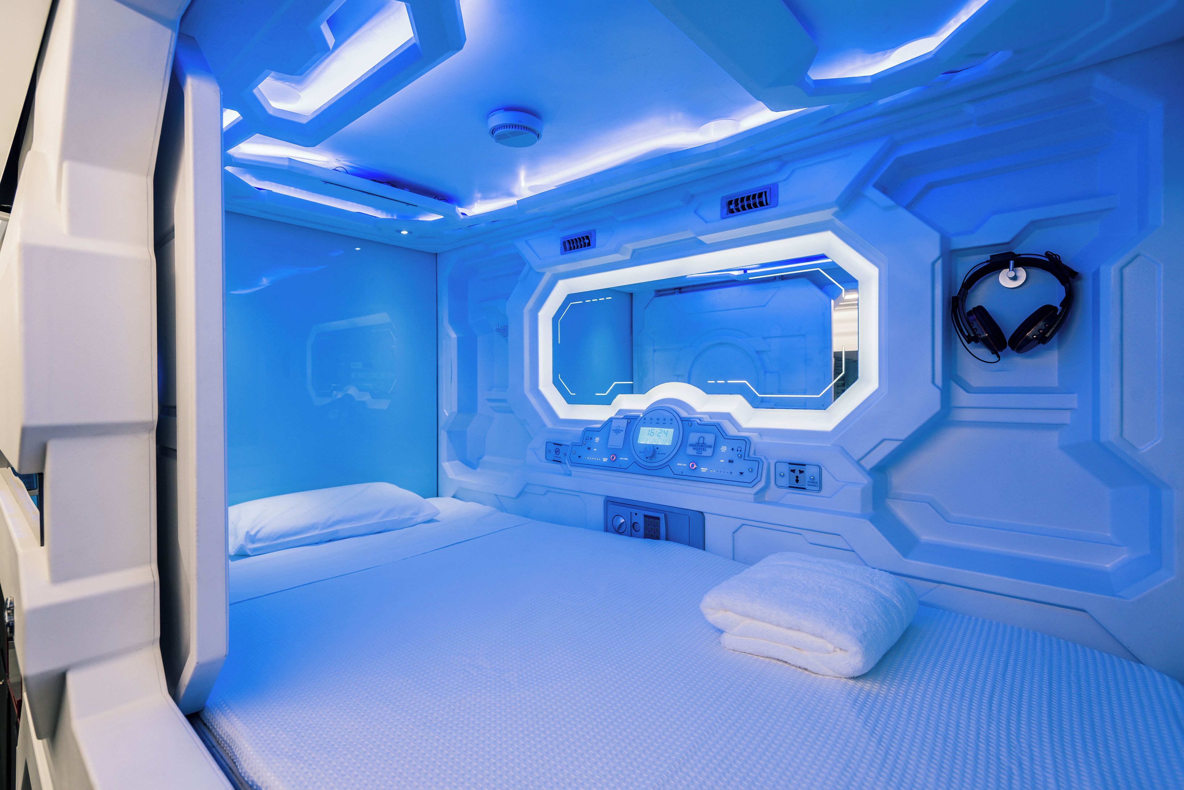 Underground Capsule