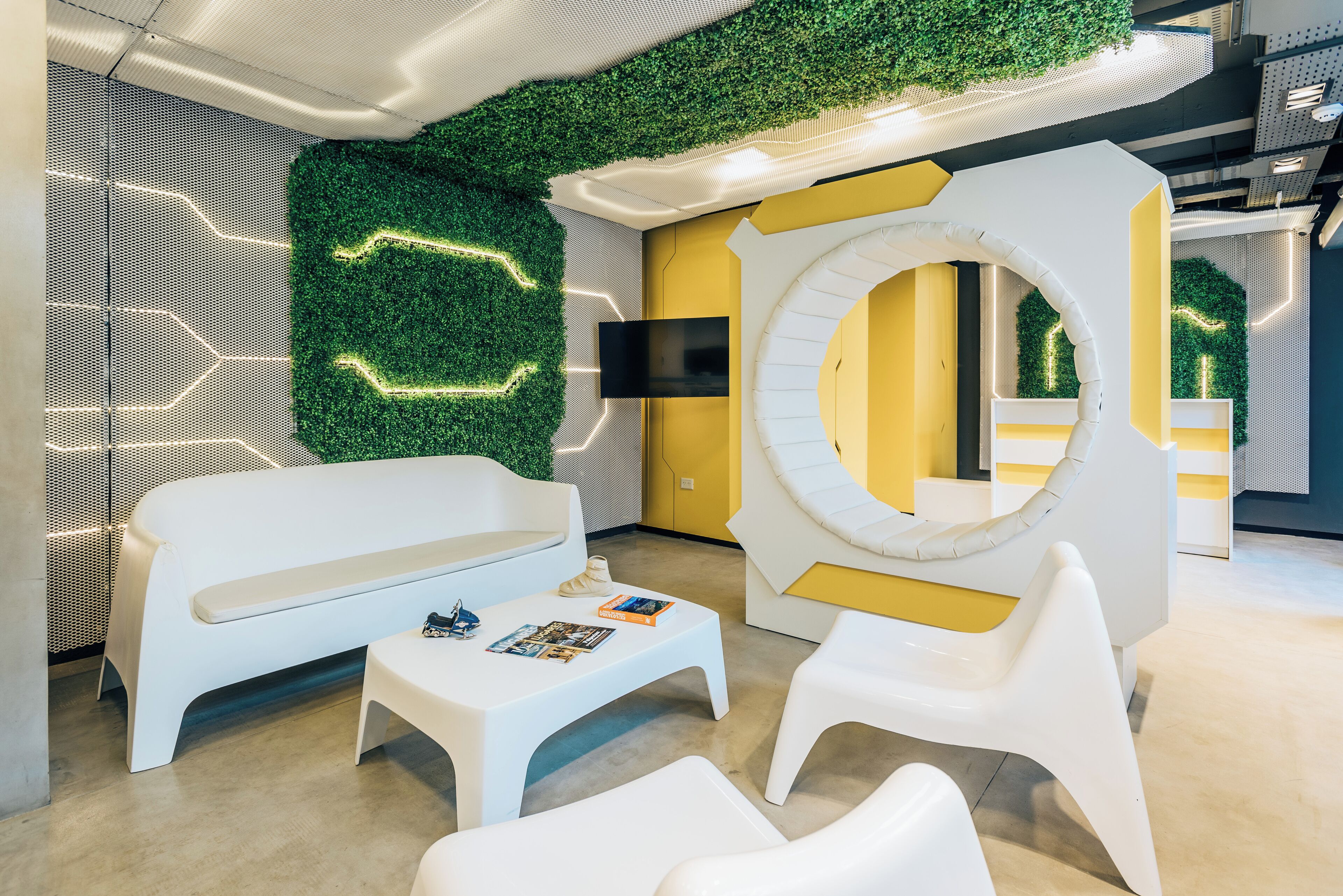 Underground Capsule