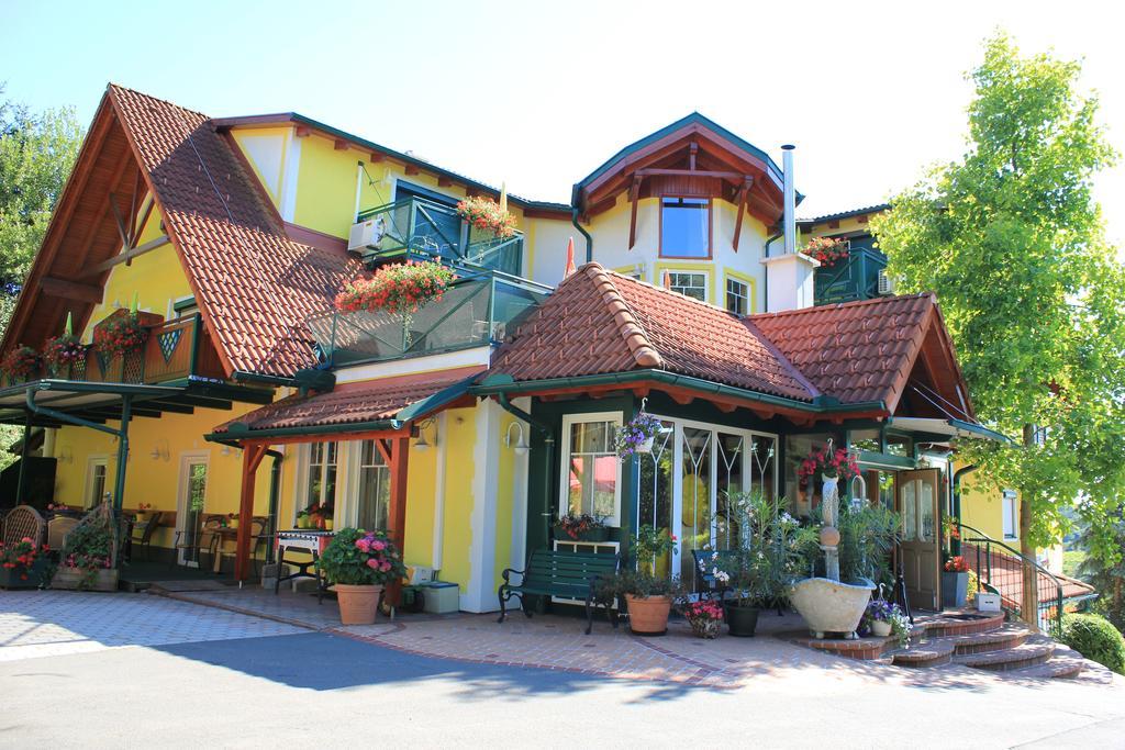 Thermenhof PuchasPLUS Loipersdorf