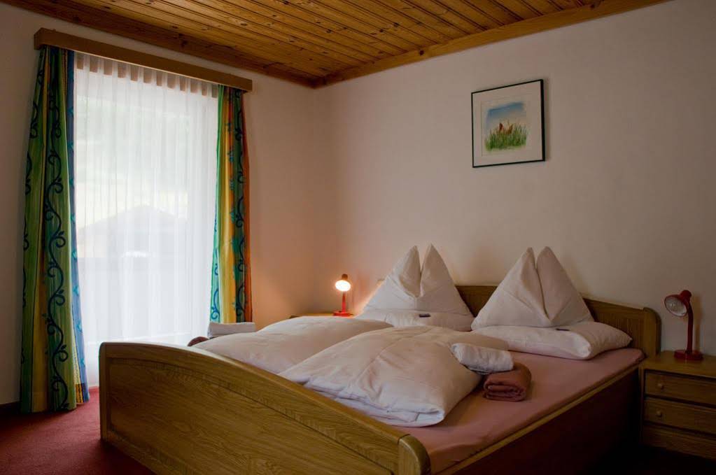 Landhaus Alpenrose - Feriendomizile Pichler