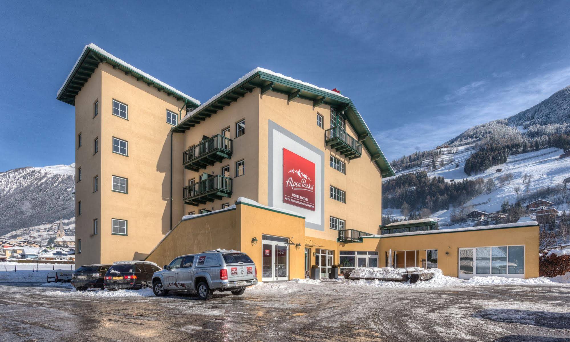 AlpenParks Hotel & Apartment Montana Matrei