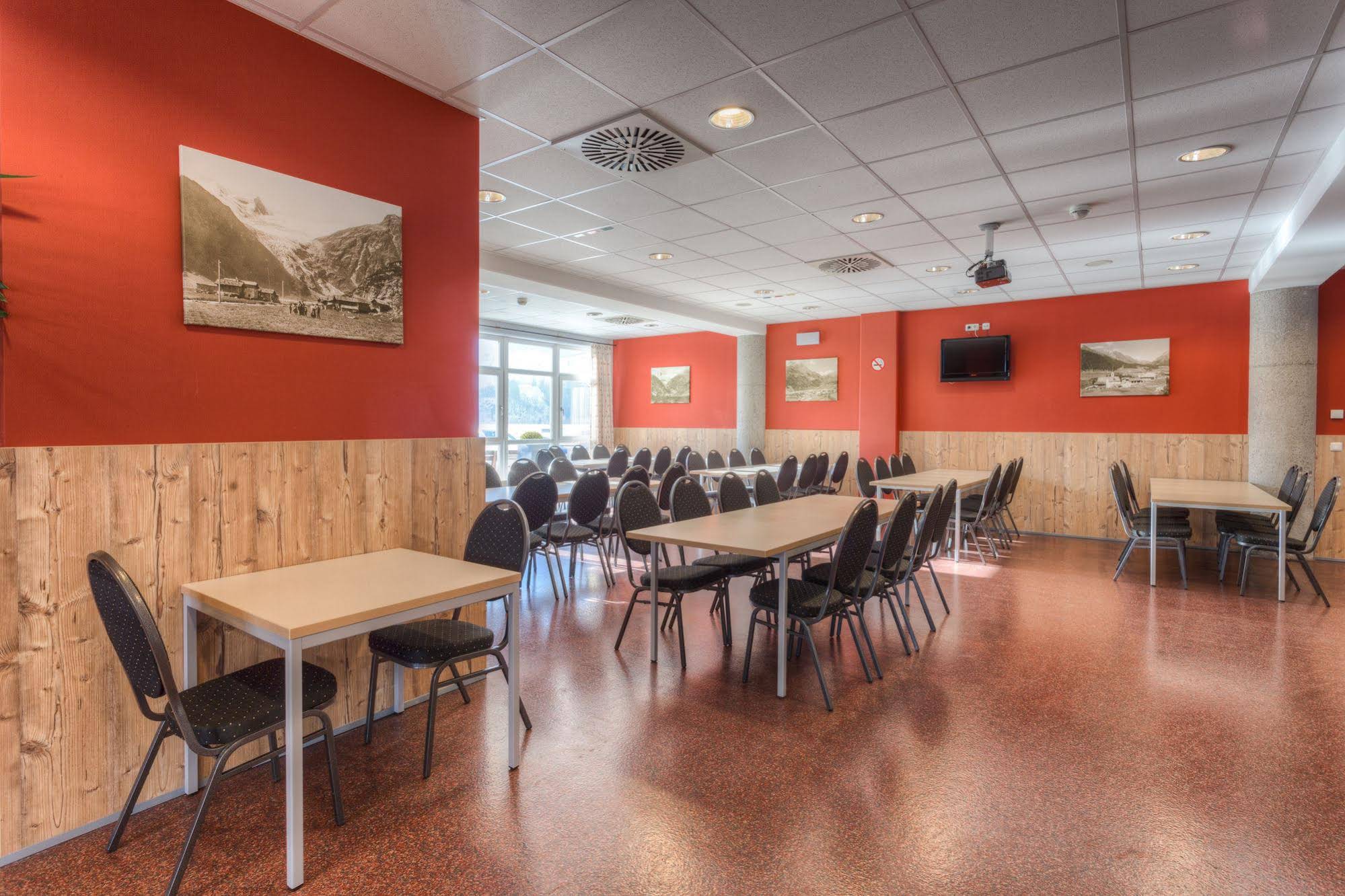 AlpenParks Hotel & Apartment Montana Matrei