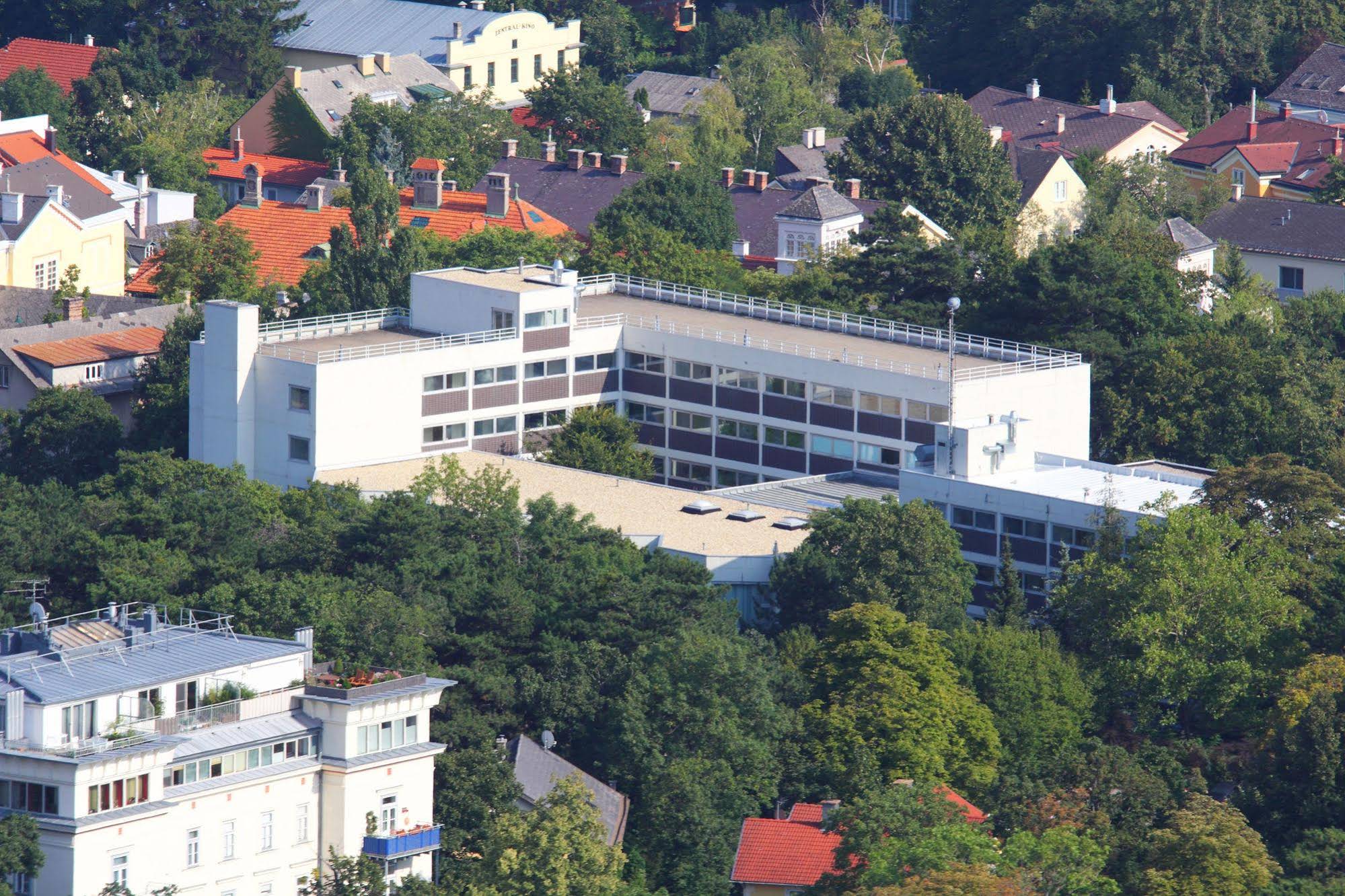 College Garden Hotel