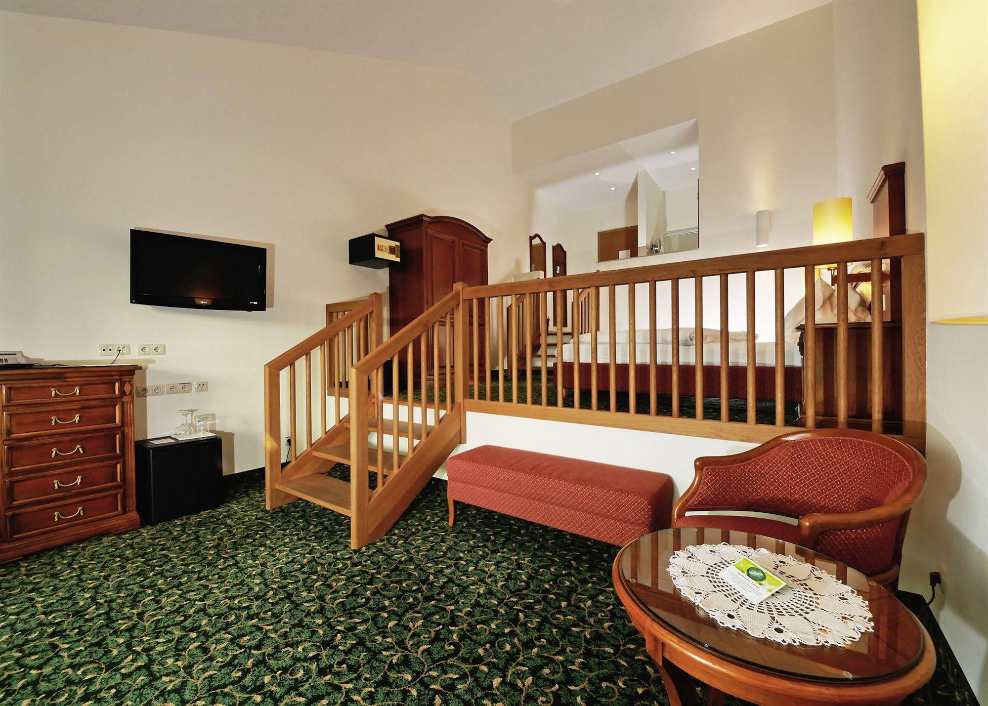 Gartenhotel & Weingut Pfeffel