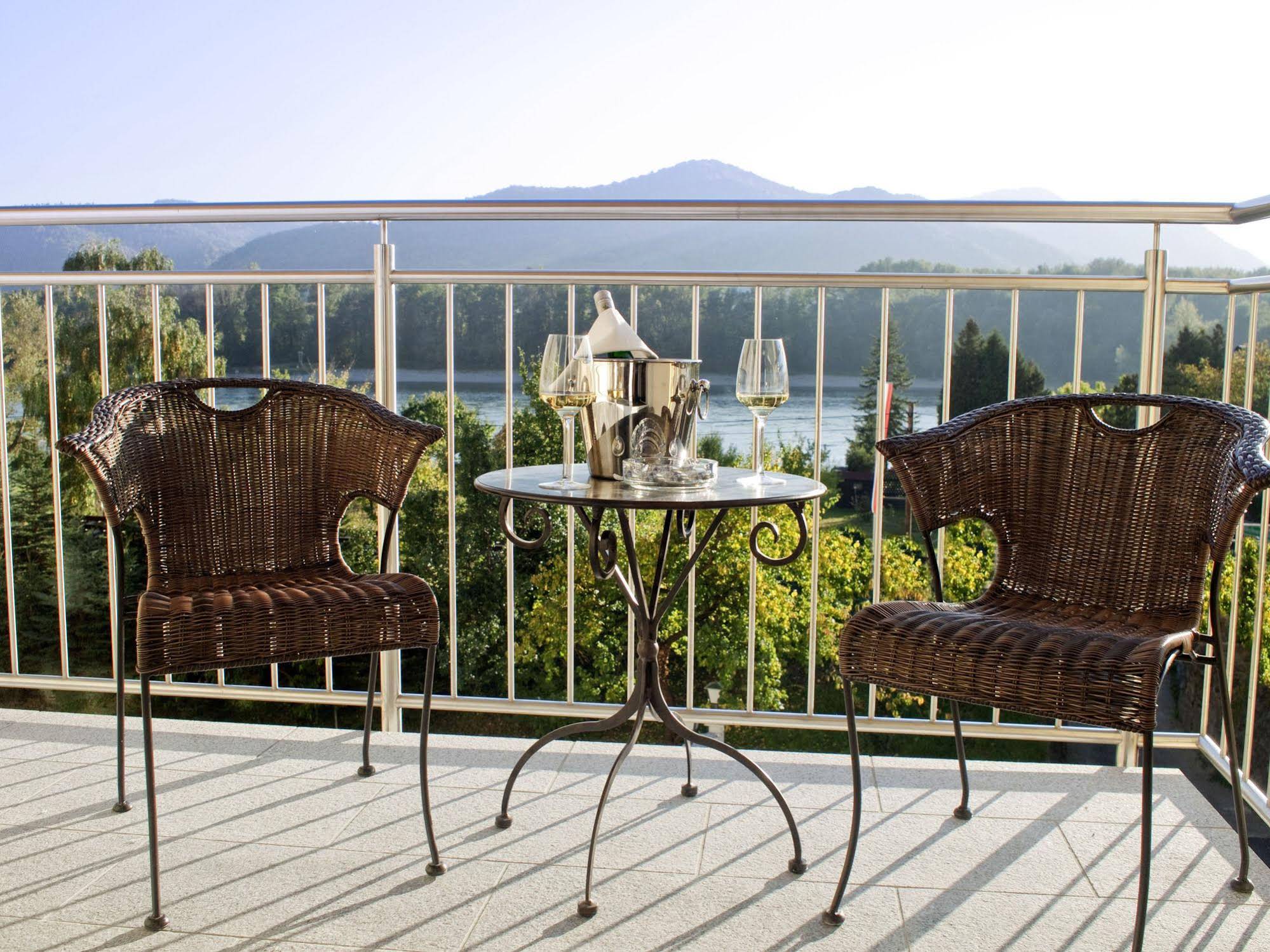 Gartenhotel & Weingut Pfeffel