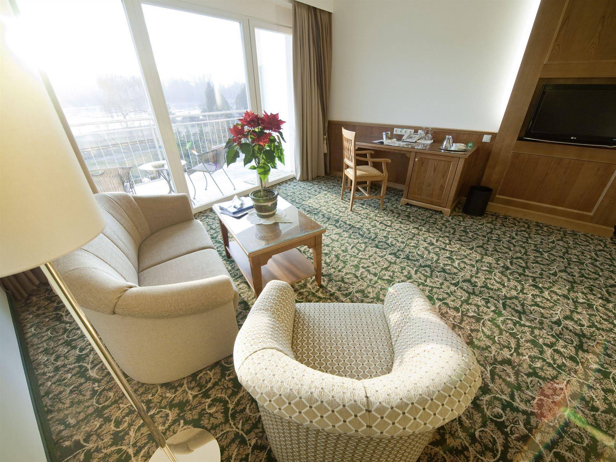 Gartenhotel & Weingut Pfeffel