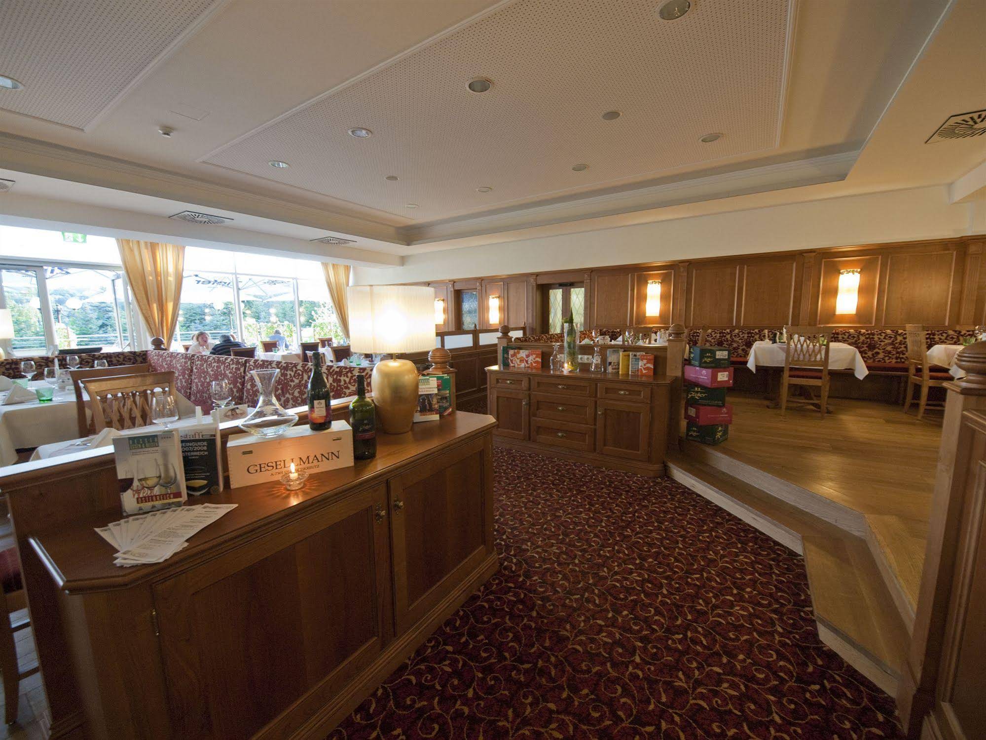 Gartenhotel & Weingut Pfeffel