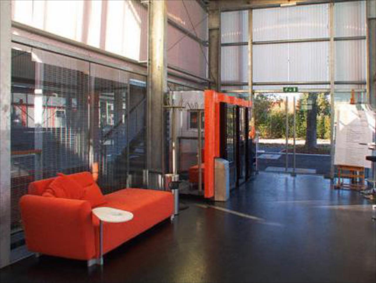 Orange Wings Krems