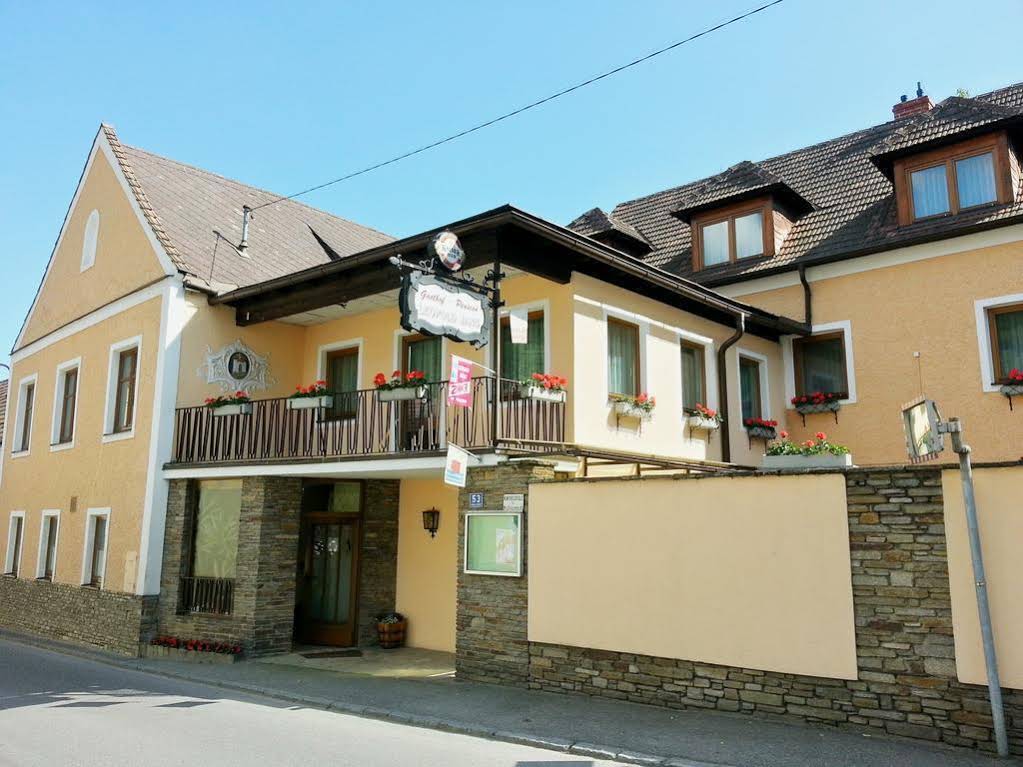 Gasthof-Pension Leopold Janu