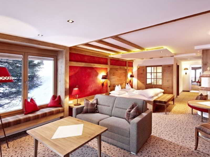 Hotel Berghof Crystal Spa & Sports