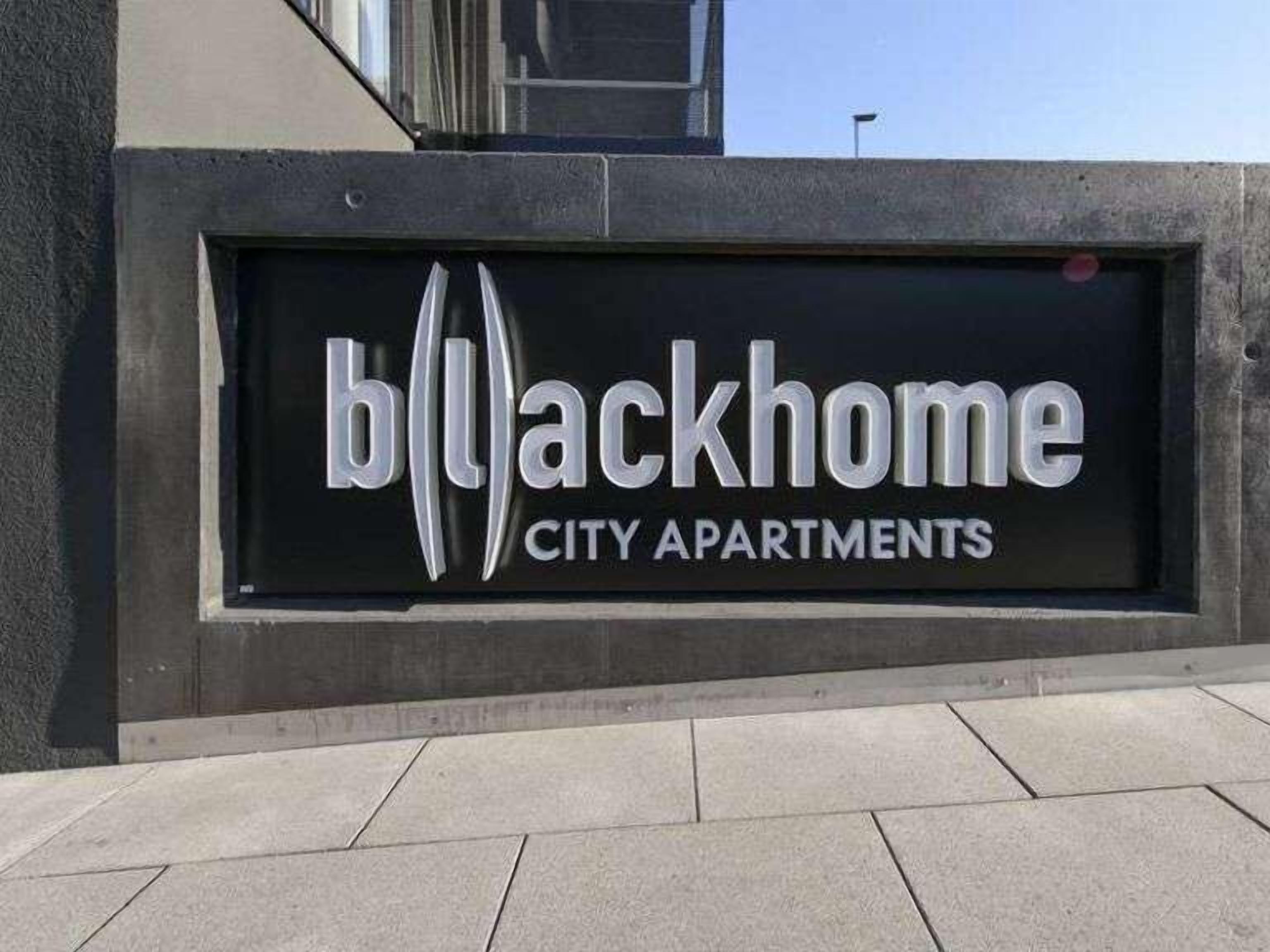 B(l)ackhome City Apartments