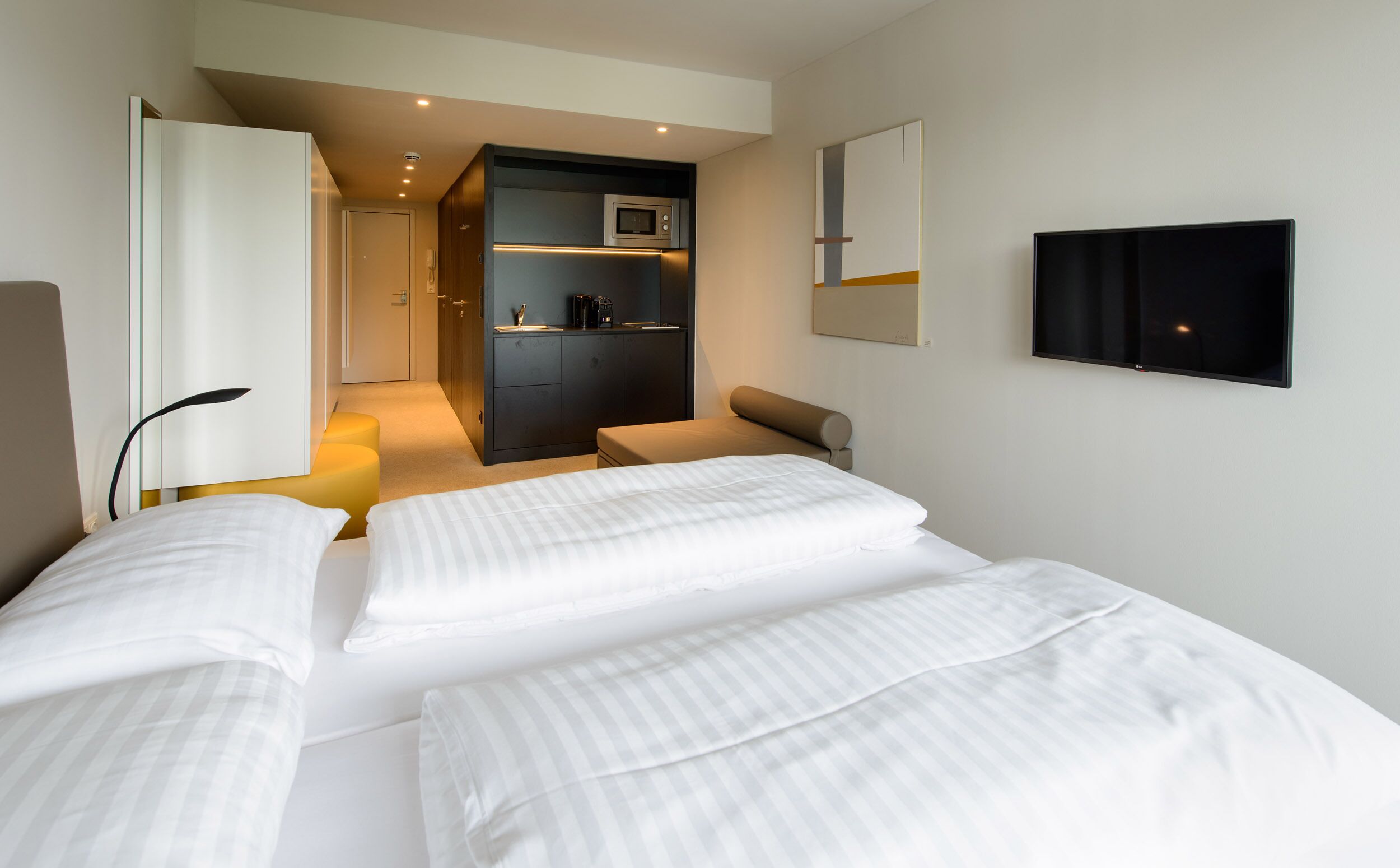 B(l)ackhome City Apartments