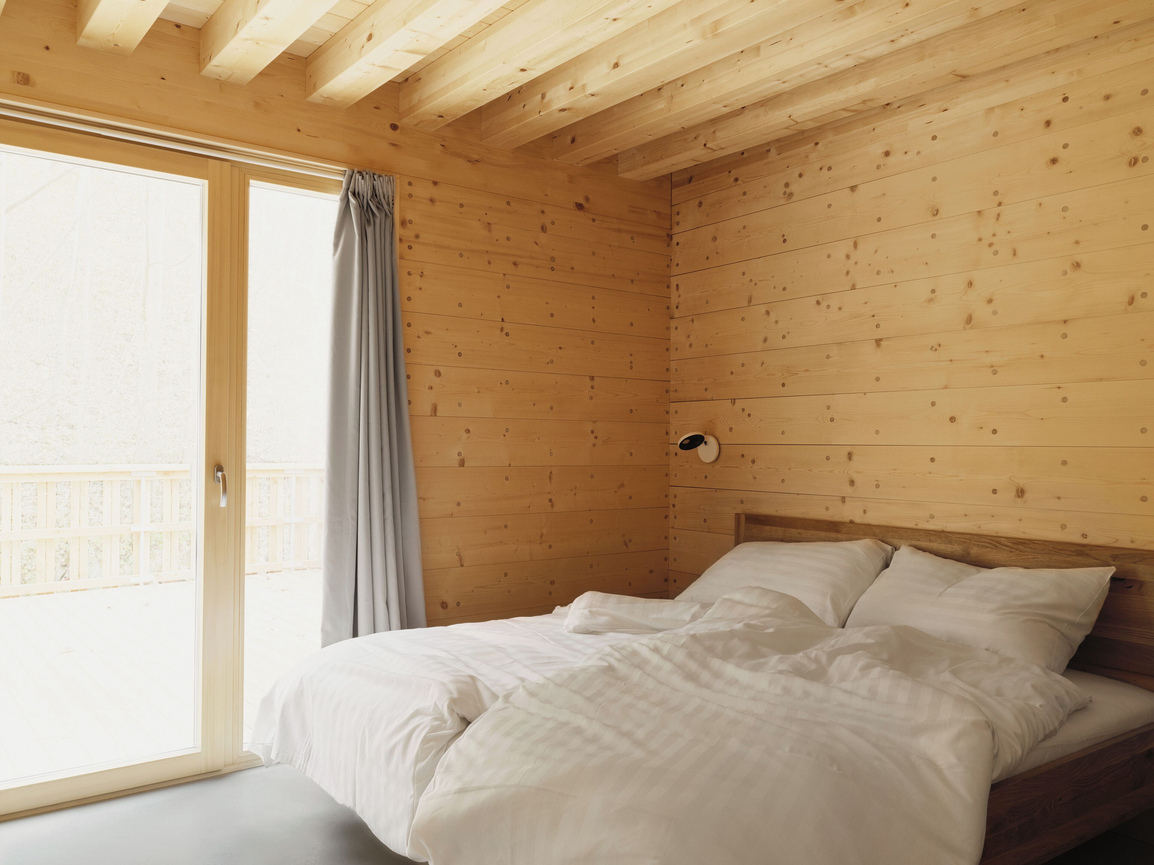 Mondholz - Urban Inn 24-7