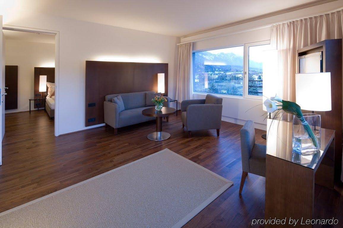 Penz Hotel West