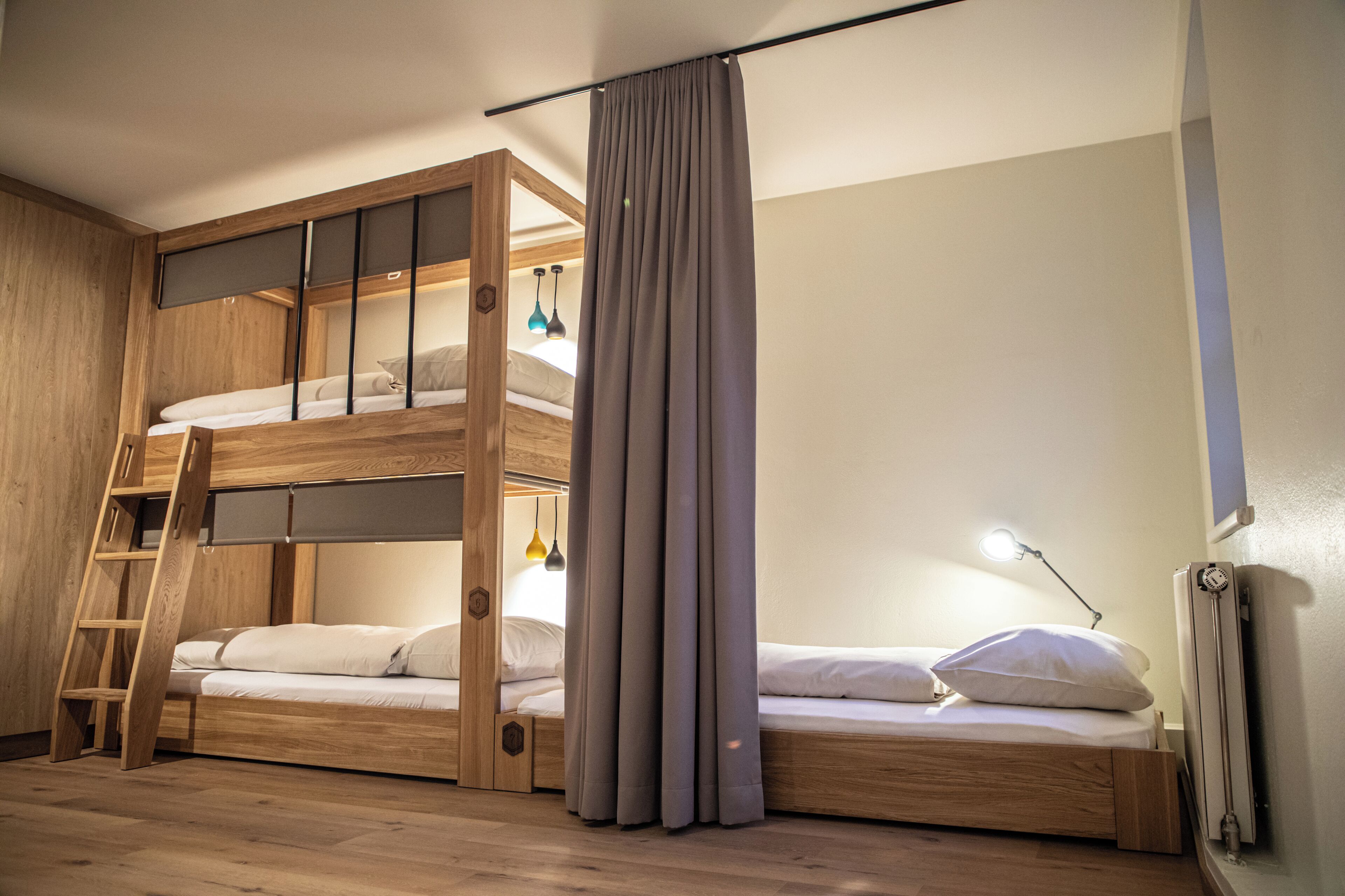 Roomie Alps Design Hostel
