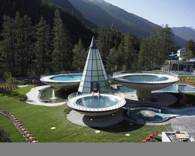 Aqua Dome