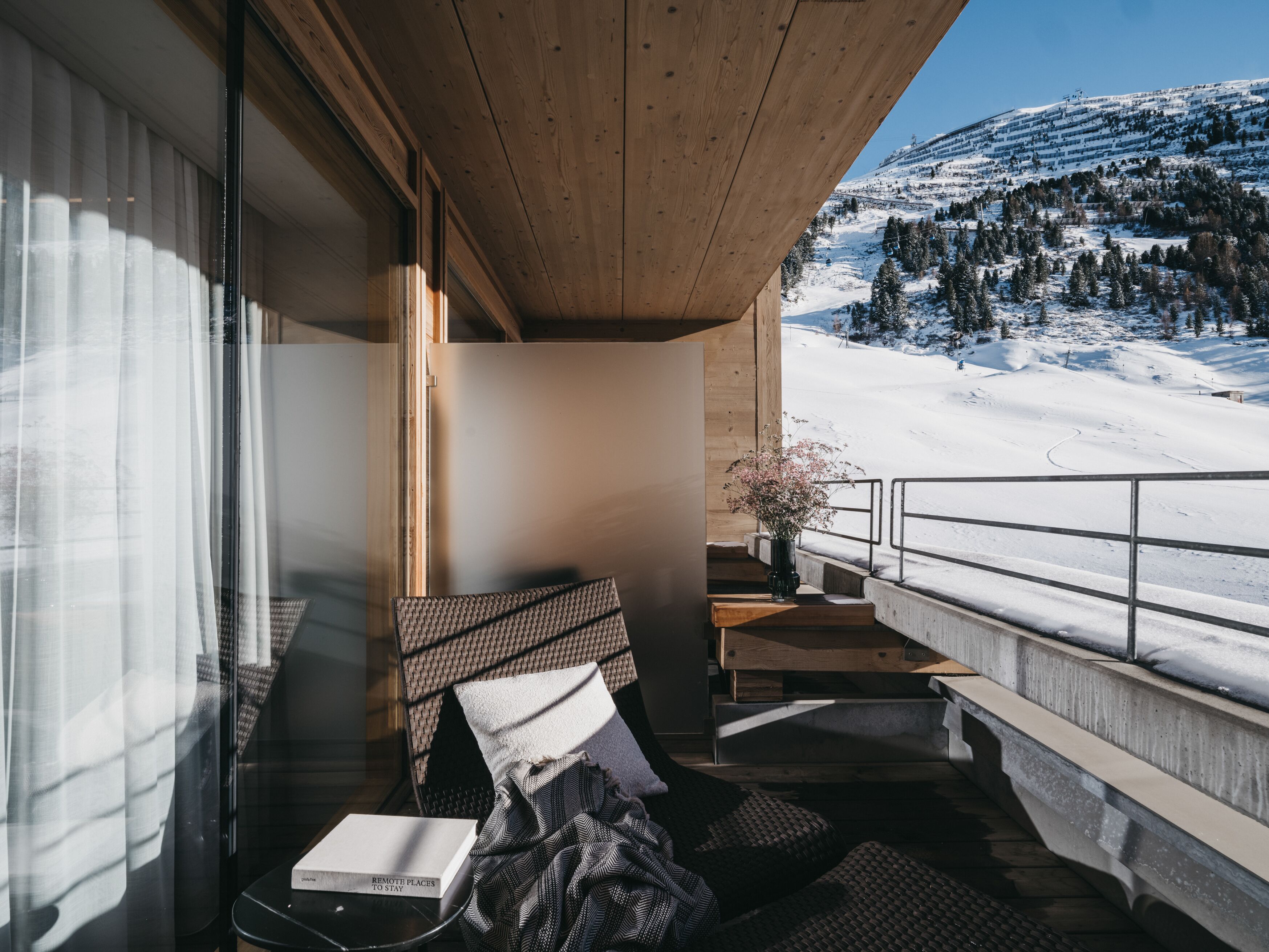 The Crystal VAYA Unique