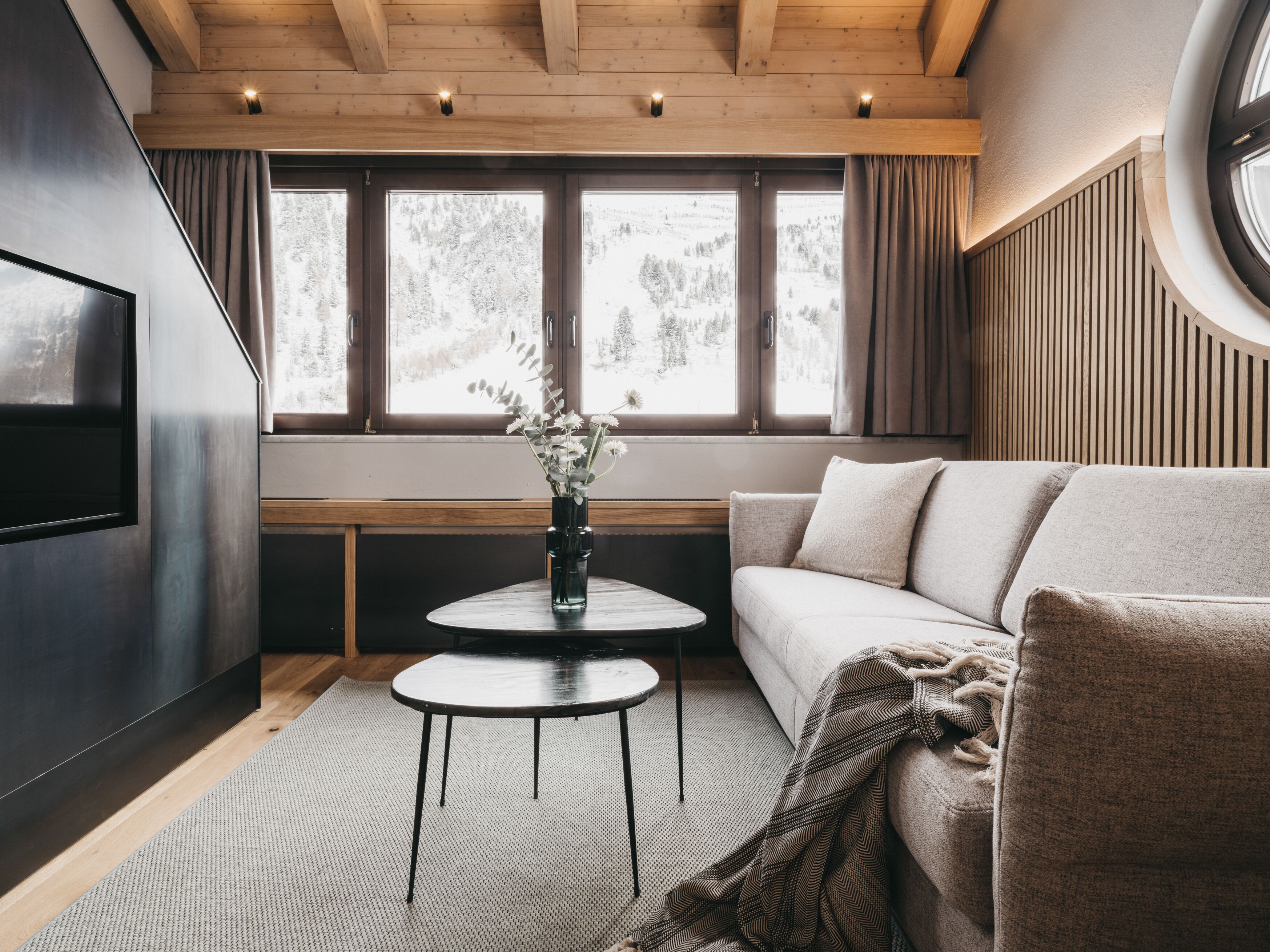 The Crystal VAYA Unique