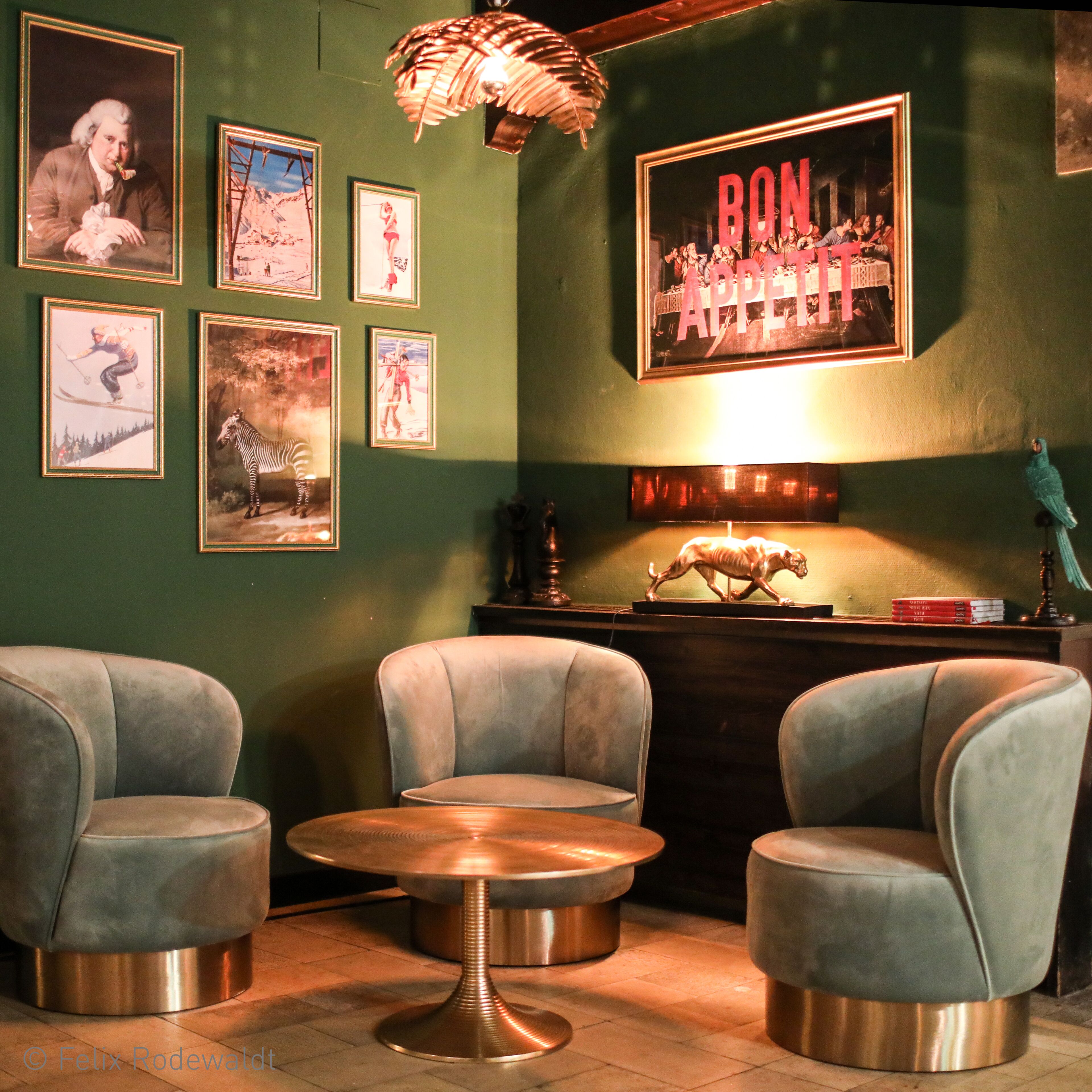 Hit the Sky Sporthotel