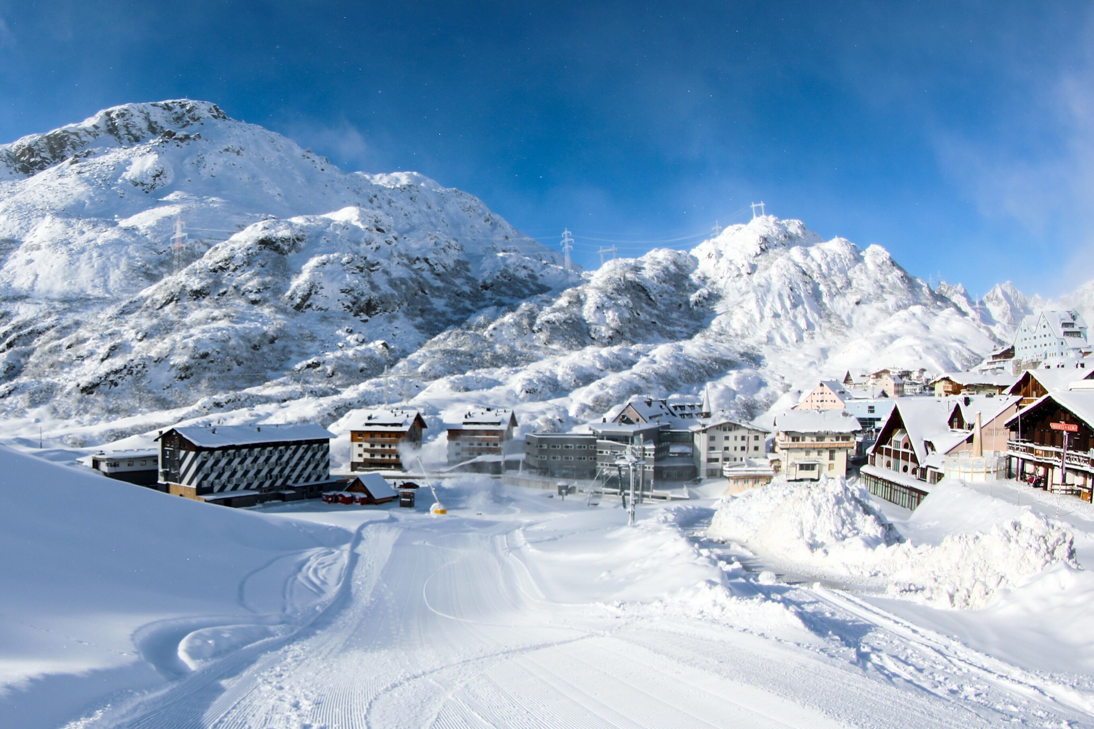 Hit the Sky Sporthotel