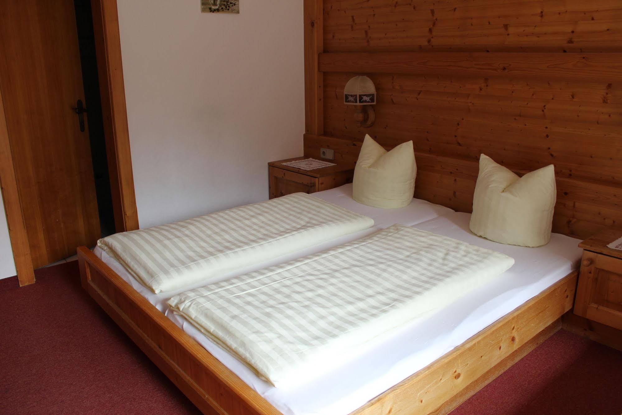 Hotel Guesthouse Almrose