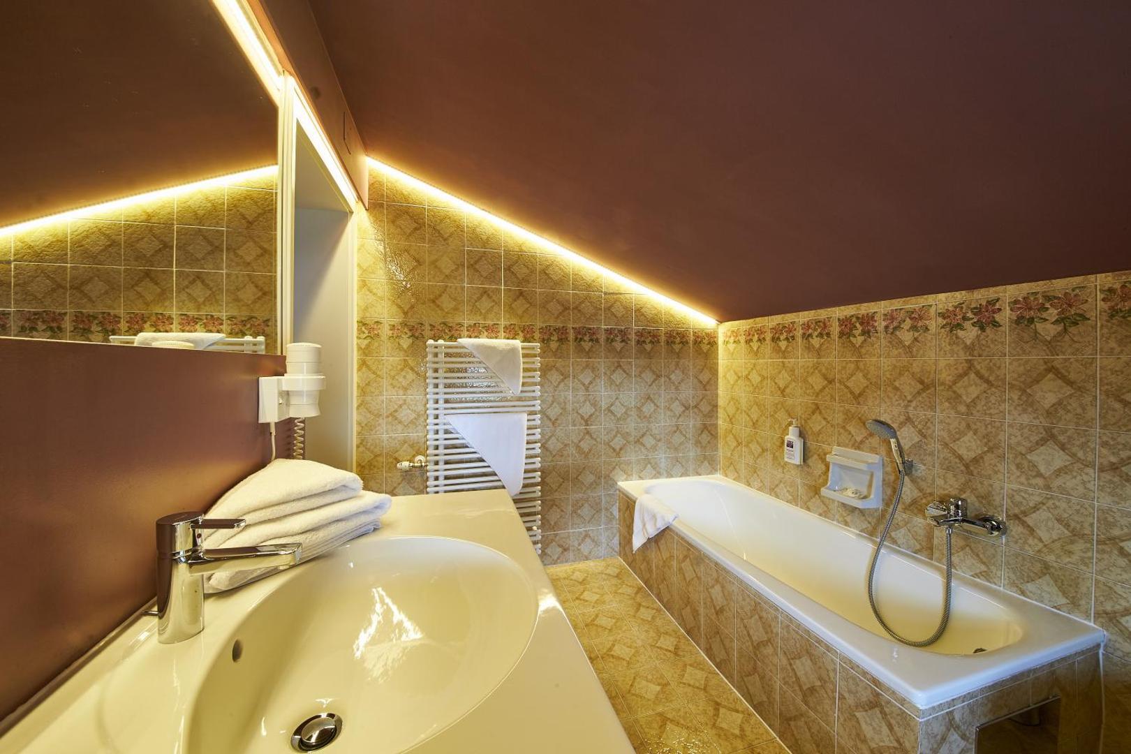 Thomsn Central Hotel & Appartements