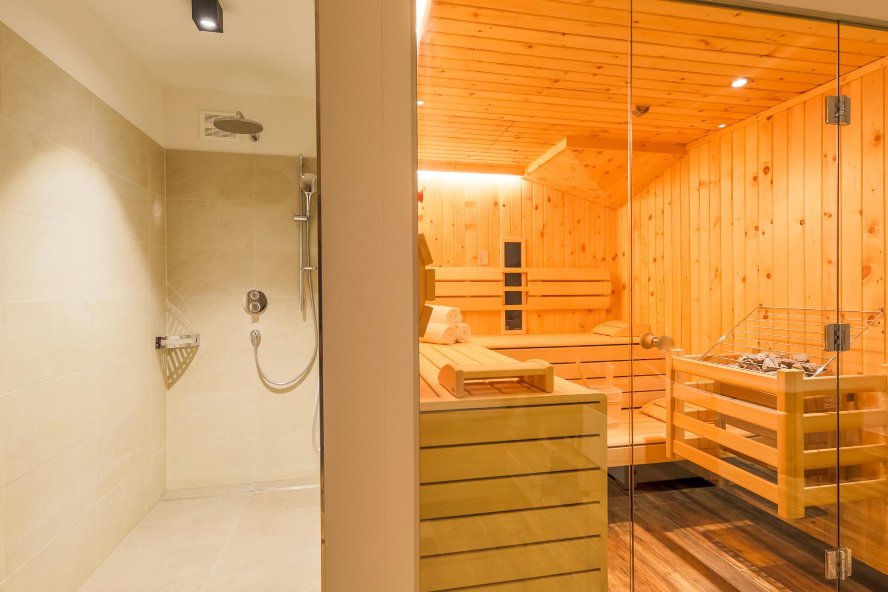 Aurora Mountain Chalet by Alpin Rentals