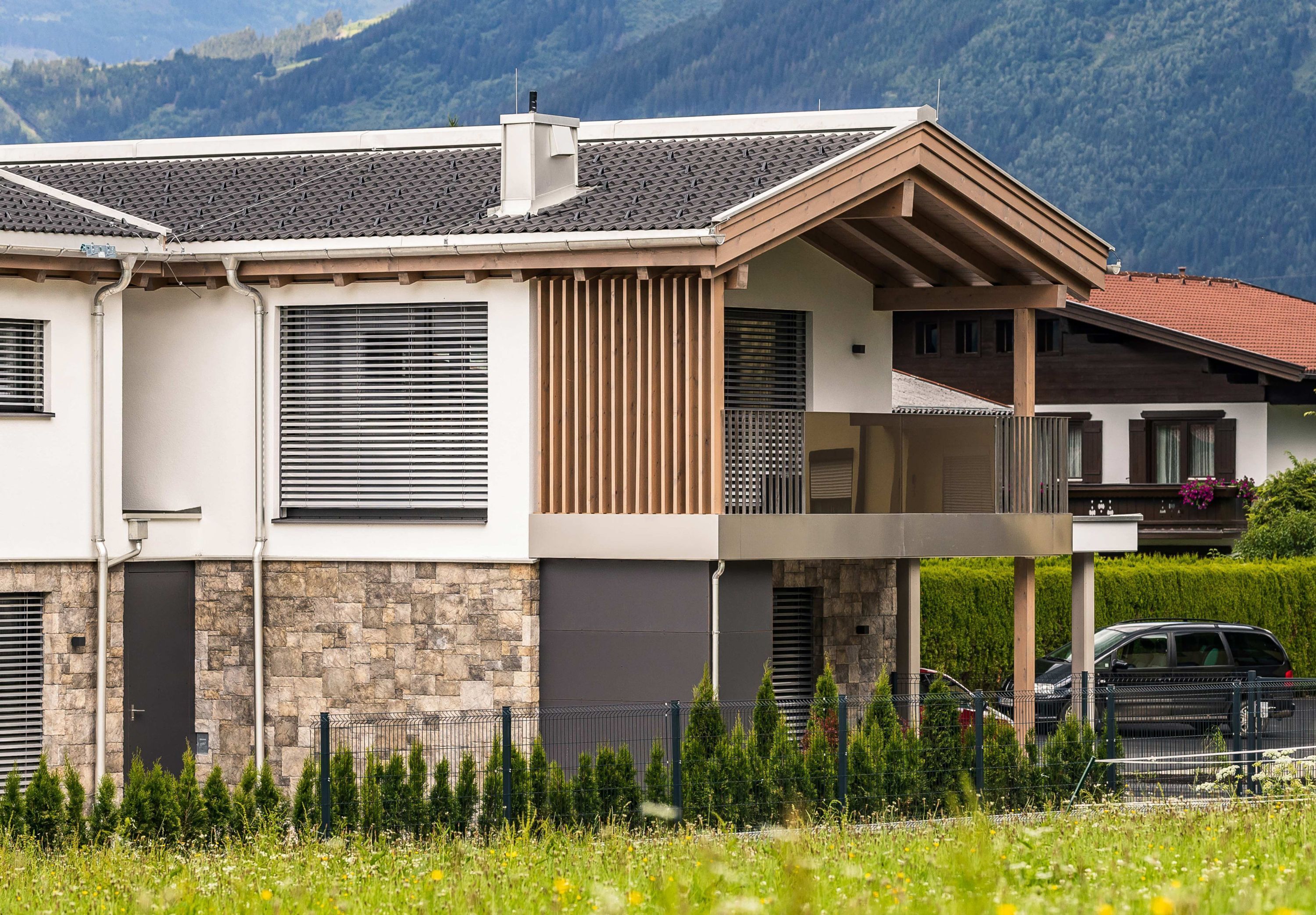 Aurora Mountain Chalet by Alpin Rentals