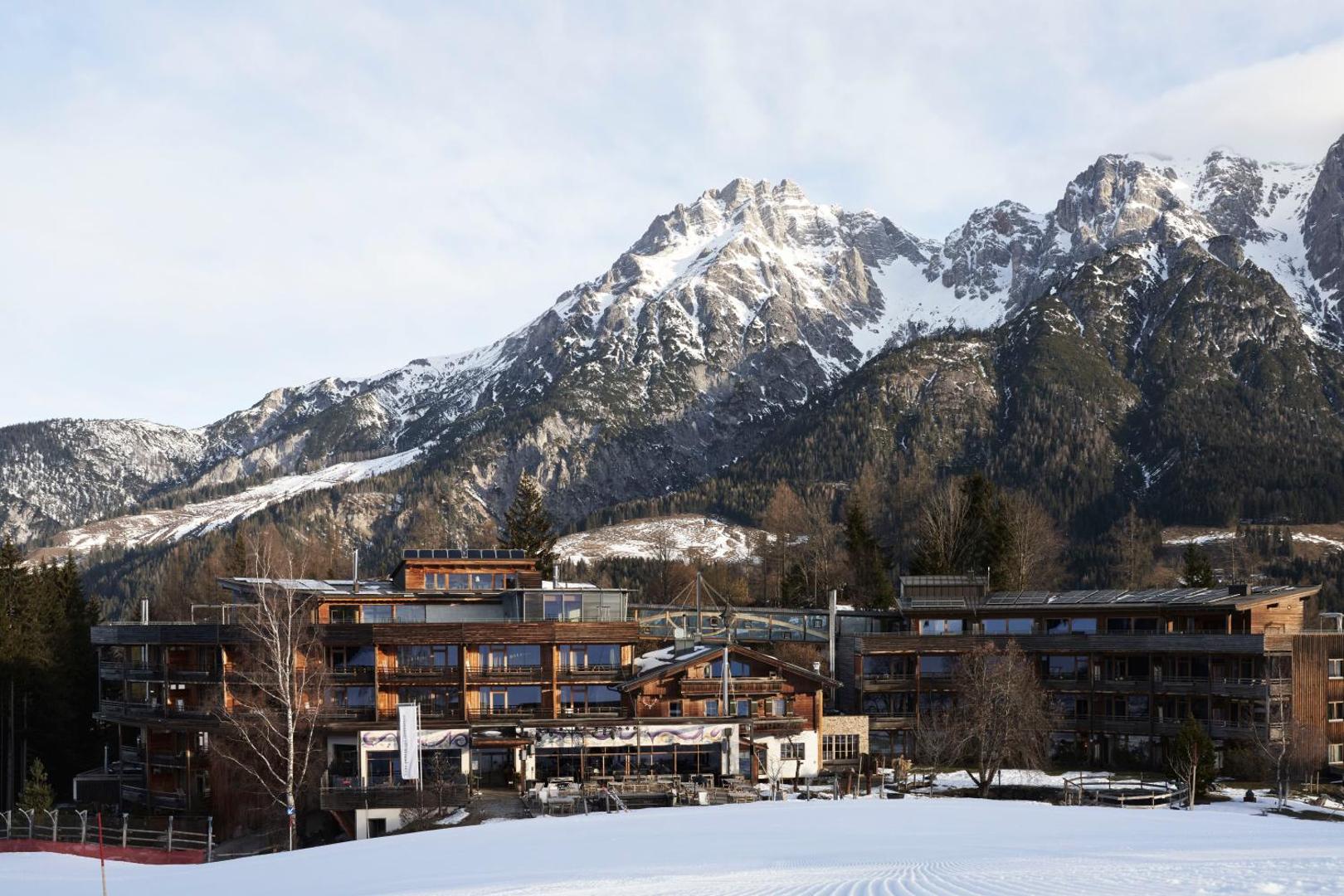 Holzhotel Forsthofalm