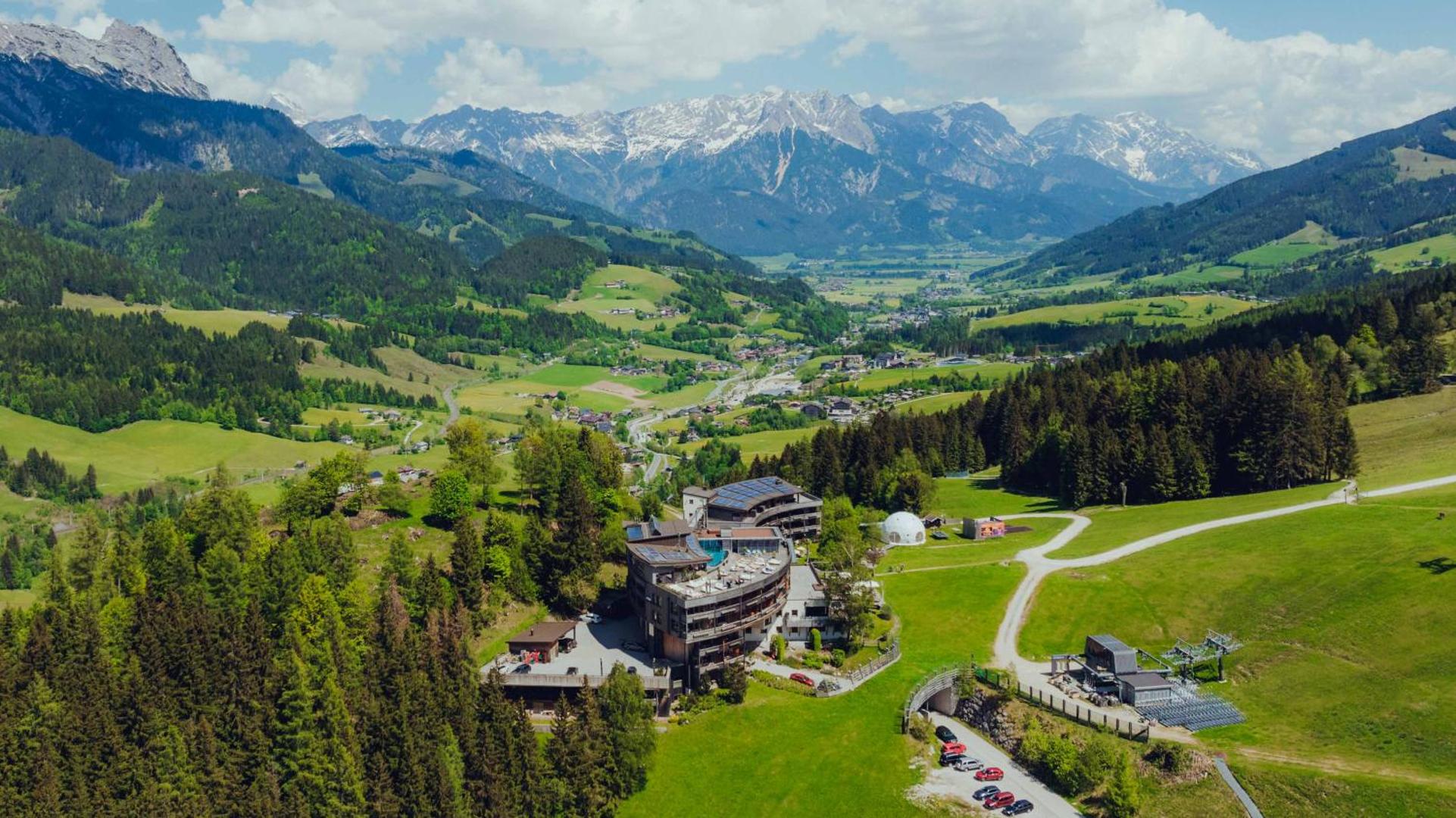 Holzhotel Forsthofalm