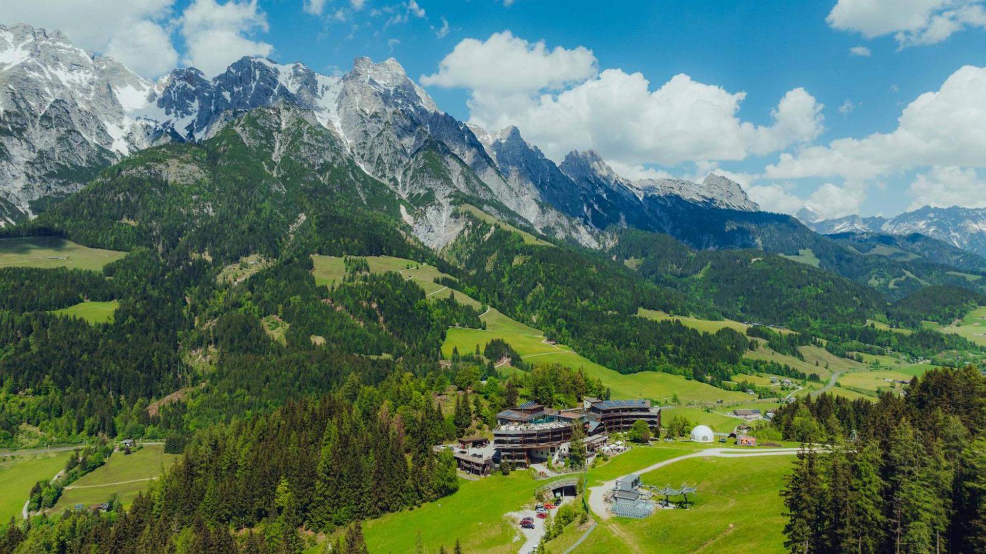 Holzhotel Forsthofalm
